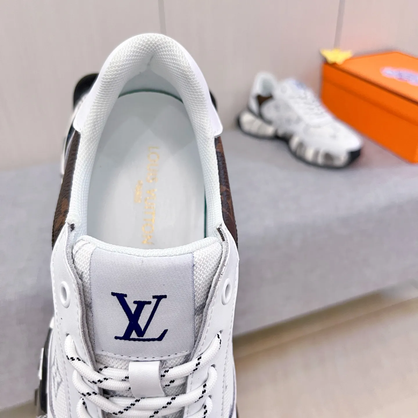 Men's shoes💰 460💰[LV]🔥Louis Vuitton, high-end men's shoes brand, official website 1:1 latest masterpiece: the upper is made of Italian imported first-layer cowhide with a comfortable and breathable lining➕original non-slip and wear-resistant outsole🔥, making walking more convenient and comfortable! An exclusive new model, a stunning work, a beautiful 1:1 replica [color] compared to the official quality! Create a fashionable personality to set off your uniqueness! A must-have for trendy men! Classic 🔥 Size: 38-44 Color: 🔥 2 colors available 🔥.